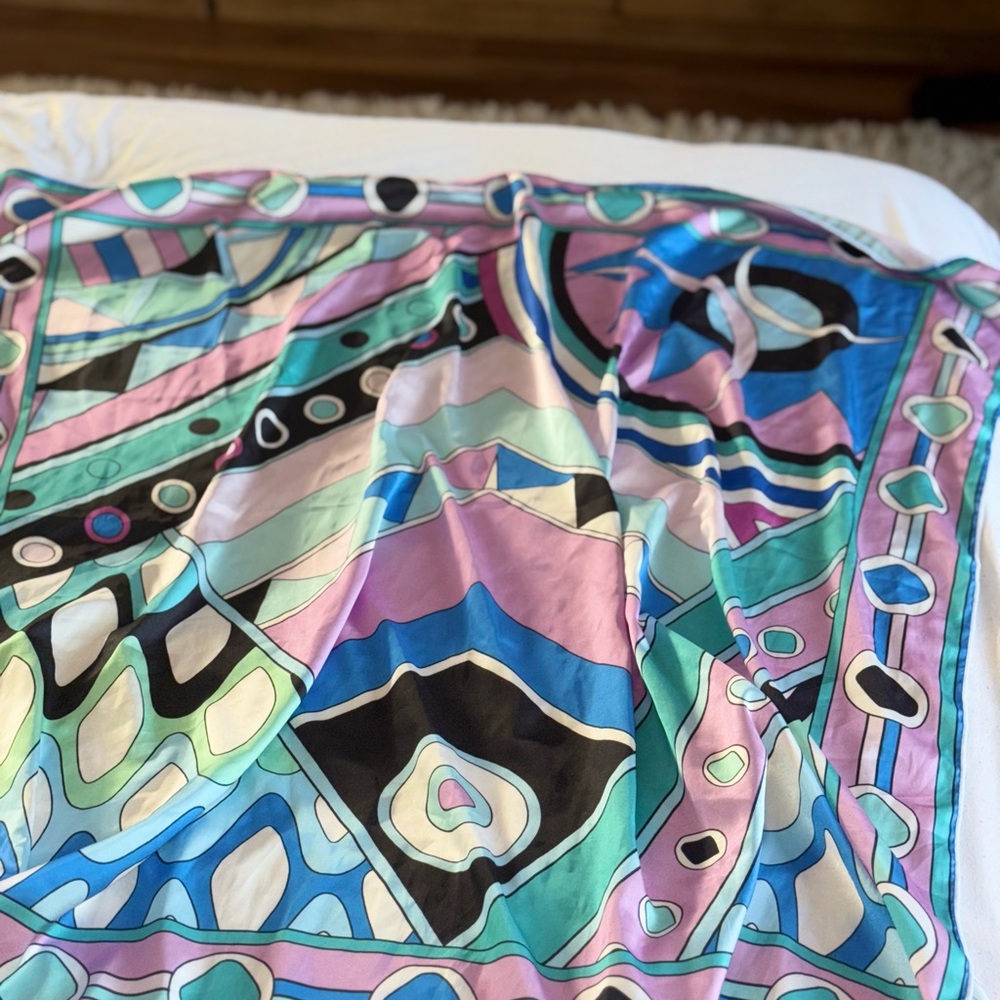 Colorful Patterned Bikini Set - Picture 7 of 10